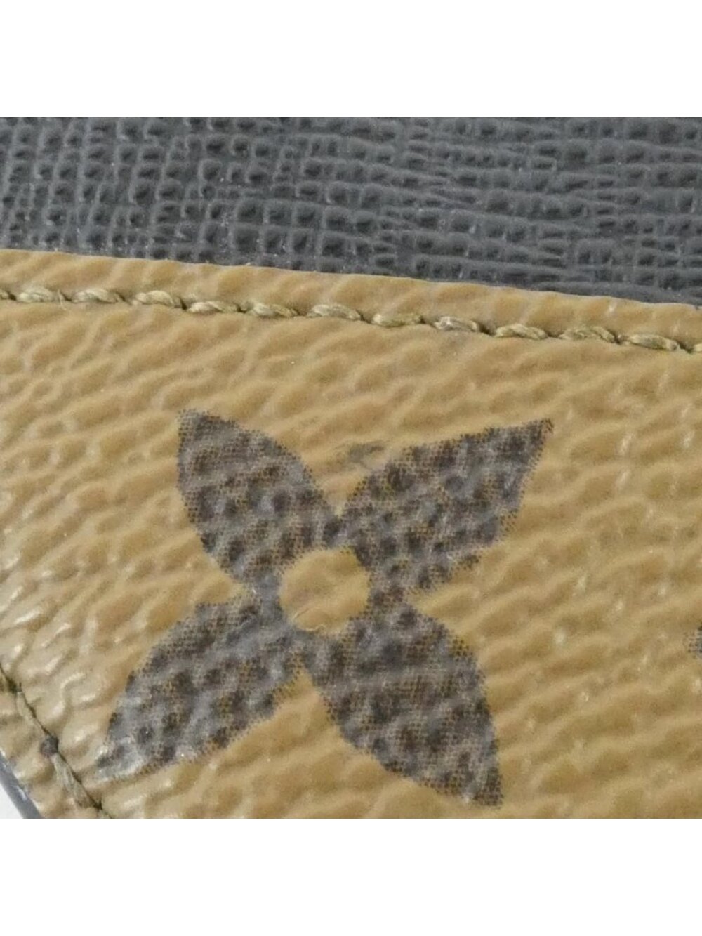 Louis Vuitton Monogram Reverse Card Case Magnet - Picture 3 of 5